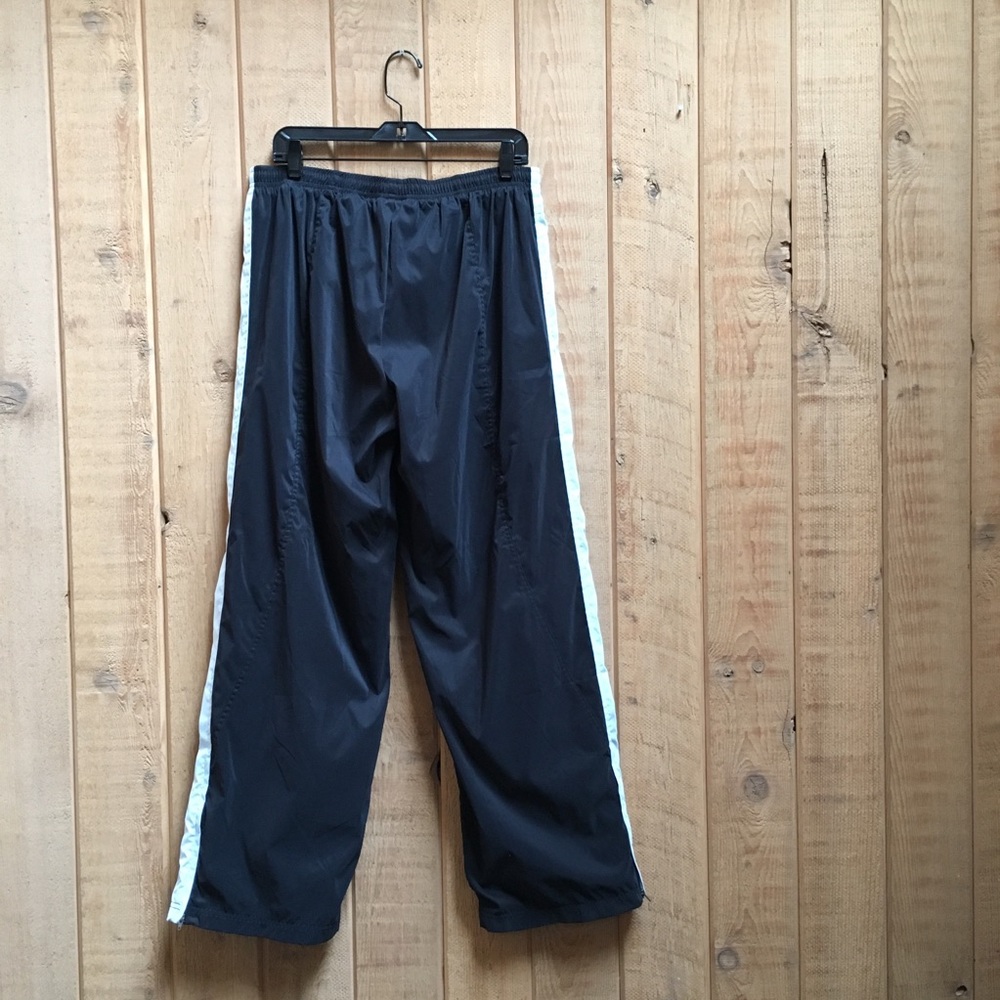 Nike Joggers - Picture 3 of 5